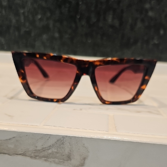 DIFF Sunglasses